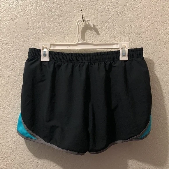 Under Armour Heatgear workout shorts medium - Picture 5 of 8